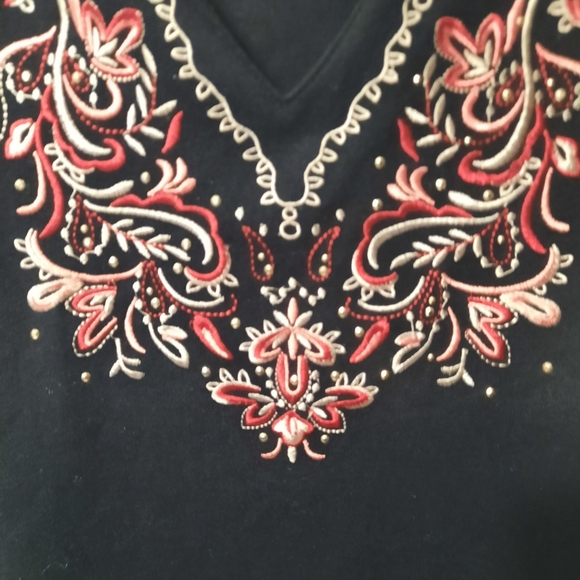 Cal Style Top Women's Sz XXXL Black Embroidered Neckline 3/4 Sleeves Boho - Picture 3 of 9